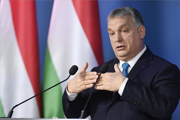 Orbán Viktor beszélt a munka törvénykönyvének módosításáról