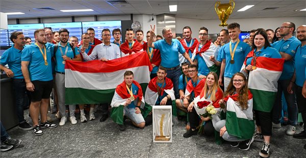 Hankó Balázs: büszkék vagyunk a magyar fiatal szakemberek teljesítményére