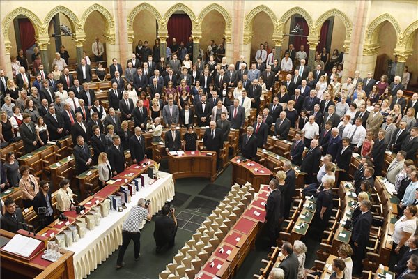 Átadták az Érték és Minőség Nagydíj elismeréseket a Parlamentben