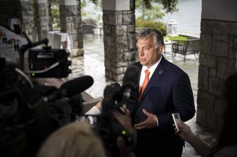 Orbán Viktor: harcolni kell minden munkahelyért és minden beruházásért