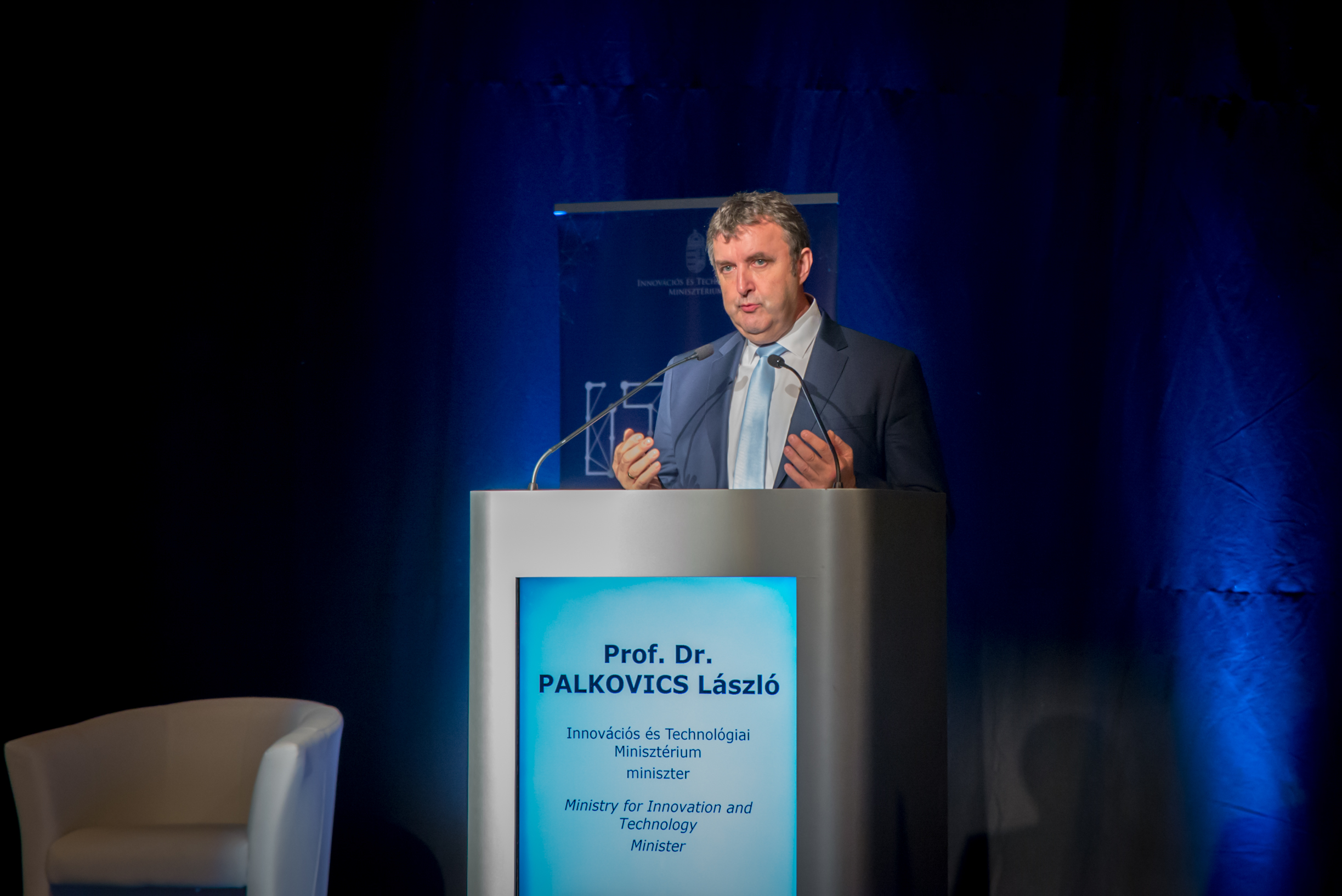 Palkovics: elismerés illeti a minőségi munkahelyek megteremtésében élenjáró vállalatokat
