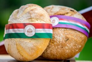 Kormányszóvivő: rendkívüli alkalmakkor mérettetik meg minden nemzet
