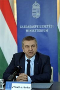 Czomba Sándor: új foglalkoztatási program segíti a munkatapasztalatok átadását