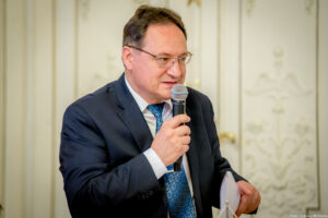 Átalakulóban van a munkaerőpiac, sok, eddig ismert munkahely teljesen eltűnhet a jövőben