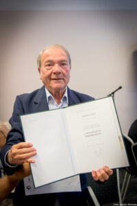 MAGYAR EZÜST ÉRDEMKERESZT kitüntetésben részesült Csikós László, a Jászárokszállási Ipartestület elnöke