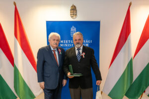 István László, a Balassagyarmati Kisiparosok és Vállalkozók Ipartestületének vezetője, Magyar Ezüst Érdemkereszt kitüntetésben részesült