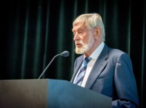 Dr. Jürgen Hogeforster életútja