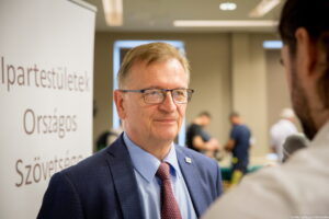 Helmut Schultz, az UNIEP elnöke a kecskeméti konferencián