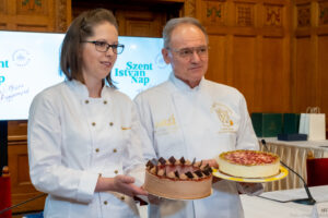 2022-ben a HUNCUT SZILVA HERCEG lett Magyarország Tortája