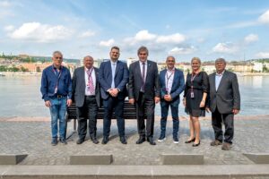 Nemzetközi Fesztivállal Ünnepeltek a Kőfaragók a 120 Éves Országház Előtt