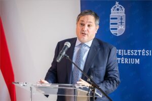 Nagy Márton: 2023 decemberétől 15 százalékkal emelkedhet a minimálbér és 10 százalékkal a garantált bérminimum