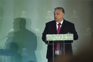 Orbán Viktor: elég erősek vagyunk, hogy kimaradjunk a háborúból