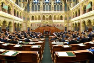 Elfogadta az Országgyűlés a veszélyhelyzet megszüntetéséről szóló törvényt
