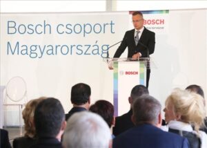 Szijjártó- Egyetlenegy vállalkozás sem kerülhet abba a méltatlan helyzetbe, hogy ne legyen a működéséhez, életéhez elegendő energiahordozó