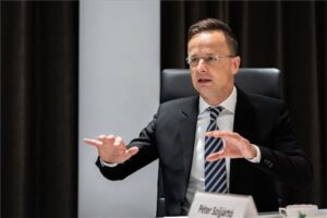 Szijjártó: az EU-nak az európai emberek számára kell munkahelyeket teremtenie