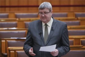 Tállai András: hétfőig adható be az szja-bevallás