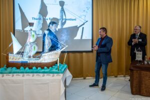 Méteres hajótorta az IPOSZ nemzetközi konferencián