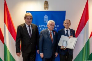 Magyar Bronz Érdemkereszt kitüntetésben részesült Tóth Antal